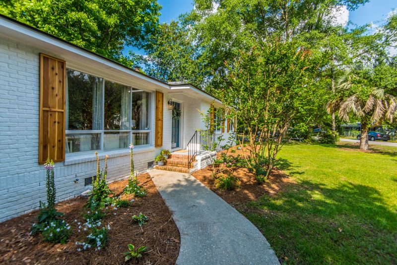 1303 S Sherwood Dr, Charleston, SC 29407