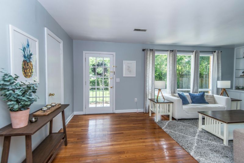 1303 S Sherwood Dr, Charleston, SC 29407