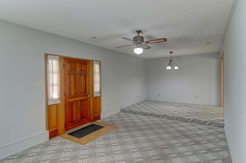 5905 Park St, Hanahan, SC 29410
