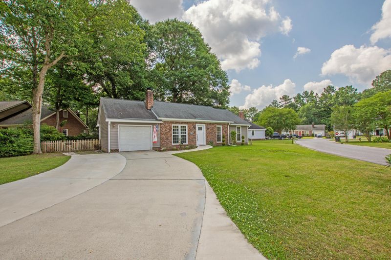 100 Chaff Ct, Summerville, SC 29485