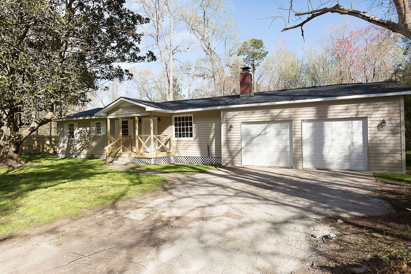 5808 Glifton Ave, Ravenel, SC 29470