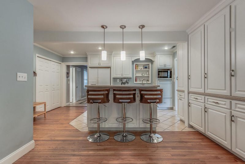 652 Schooner Rd, Charleston, SC 29412