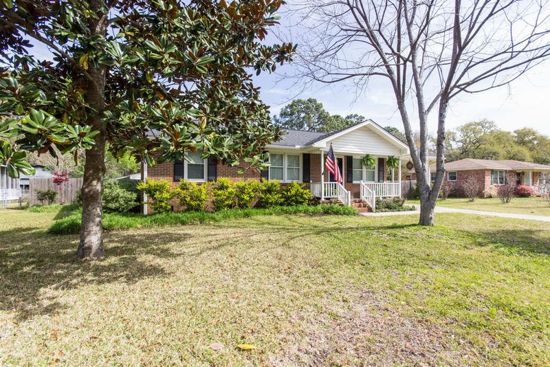 652 Schooner Rd, Charleston, SC 29412