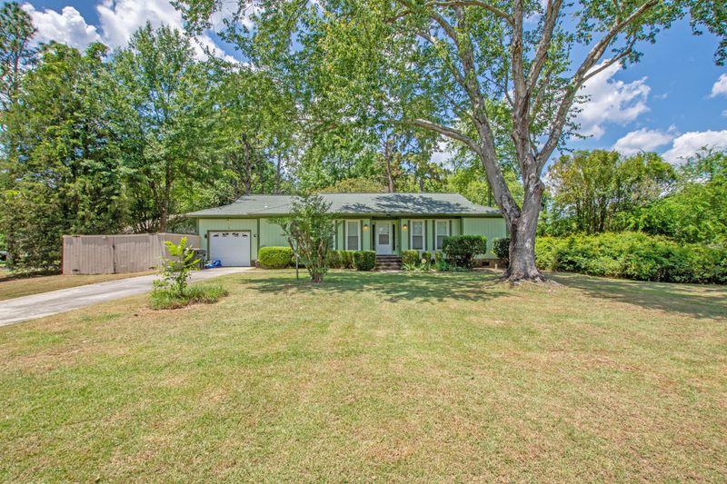 105 Canaberry Cir, Summerville, SC 29483