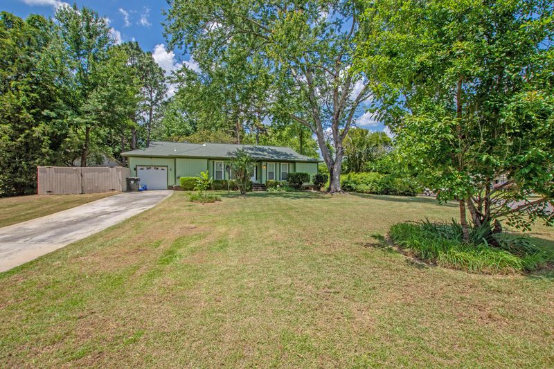 105 Canaberry Cir, Summerville, SC 29483