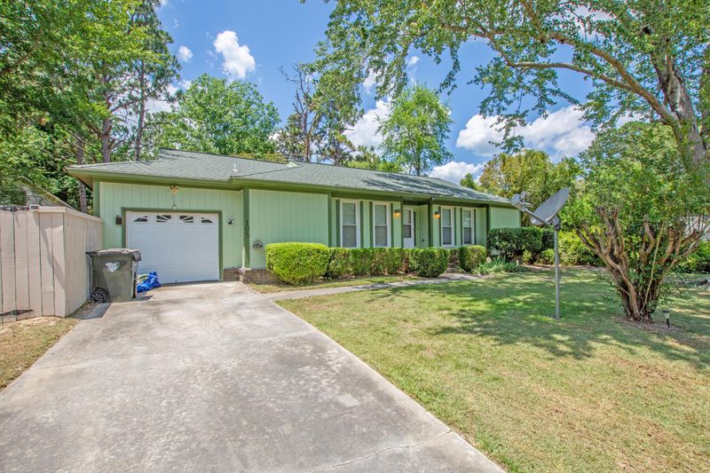 105 Canaberry Cir, Summerville, SC 29483
