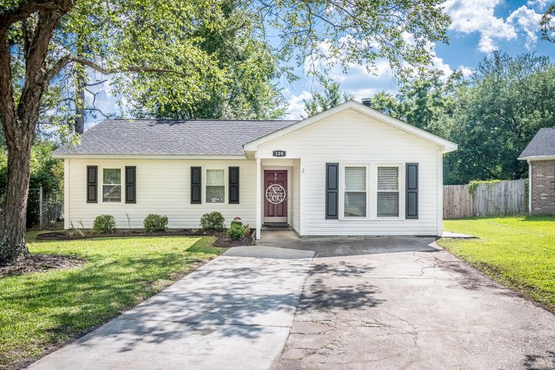 109 Aberdeen Ct, Summerville, SC 29486