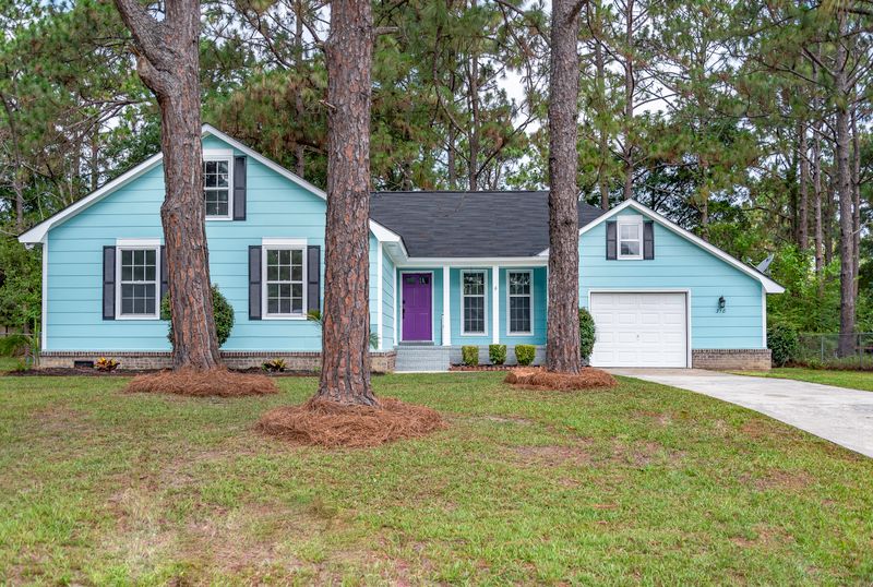 318 Woodward Blvd, Summerville, SC 29483