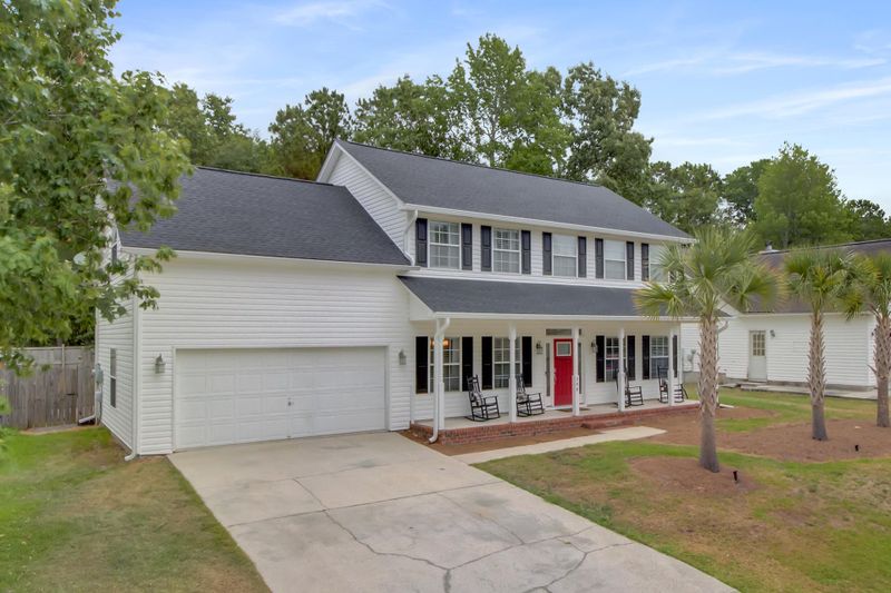 208 N Pembroke Dr, Goose Creek, SC 29445