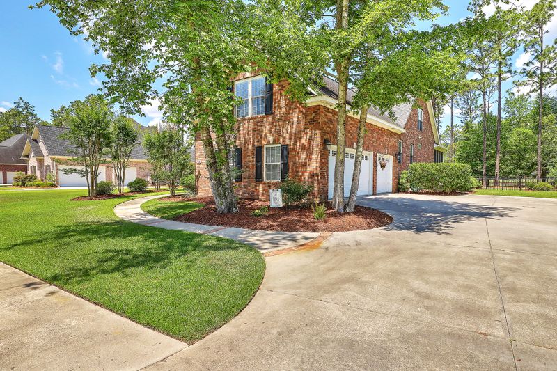 123 Pine Valley Dr, Summerville, SC 29483