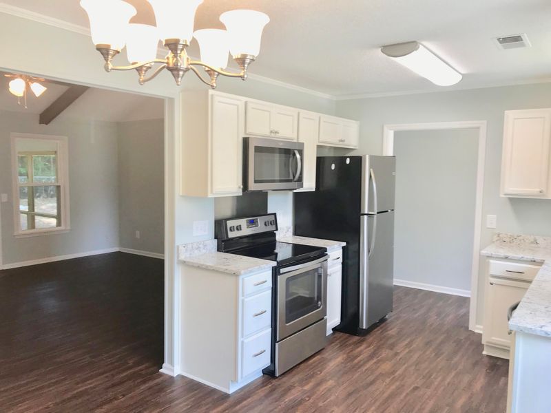 528 Savannah Rd, Ladson, SC 29456