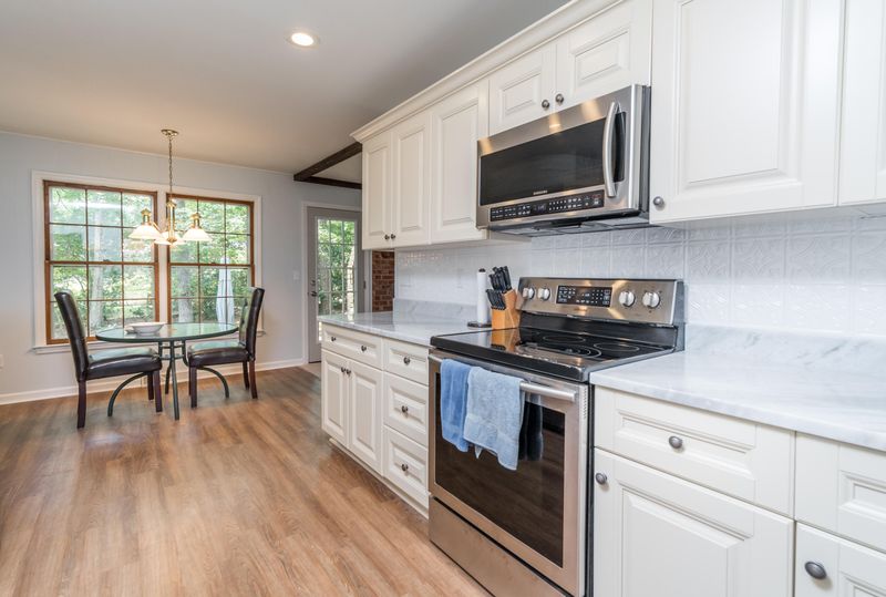 103 Labrador Ct, Summerville, SC 29485
