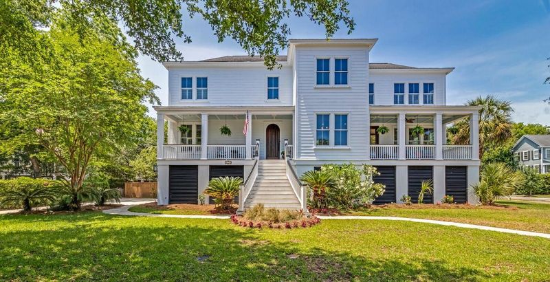 925 Mciver St, Mount Pleasant, SC 29464