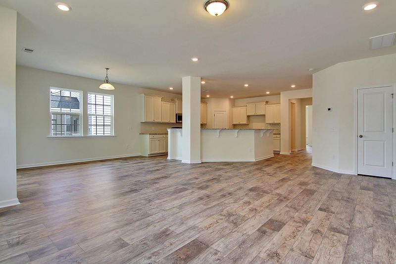 318 Blue Shadow Ct, Summerville, SC 29486