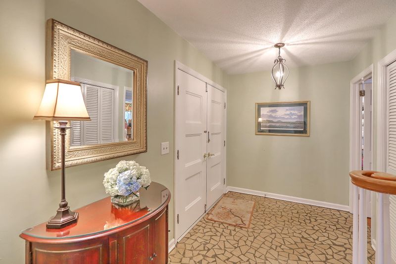 1339 Winchester Dr, Charleston, SC 29407