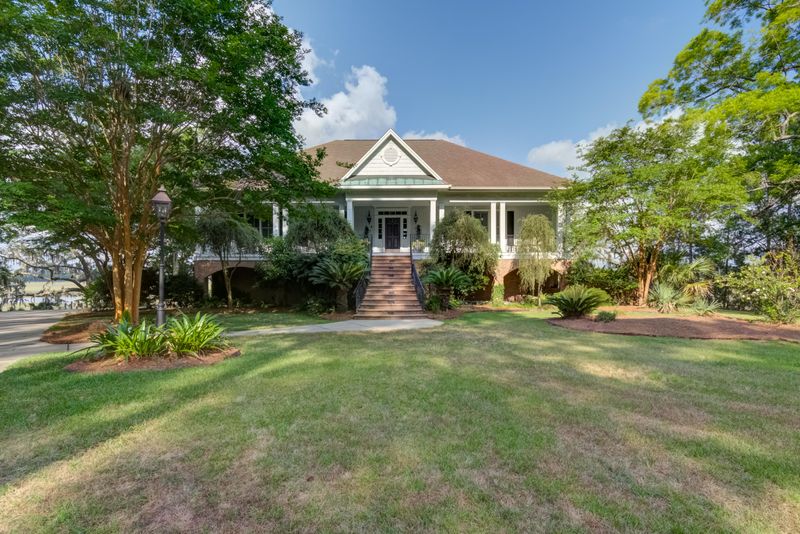 5092 Chisolm Rd, Johns Island, SC 29455