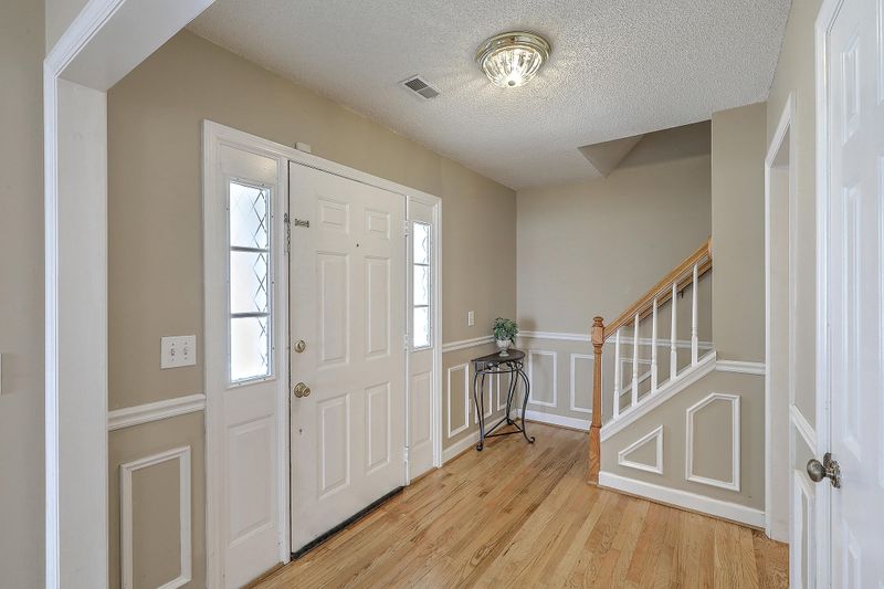 8611 Aurora Dr, North Charleston, SC 29420