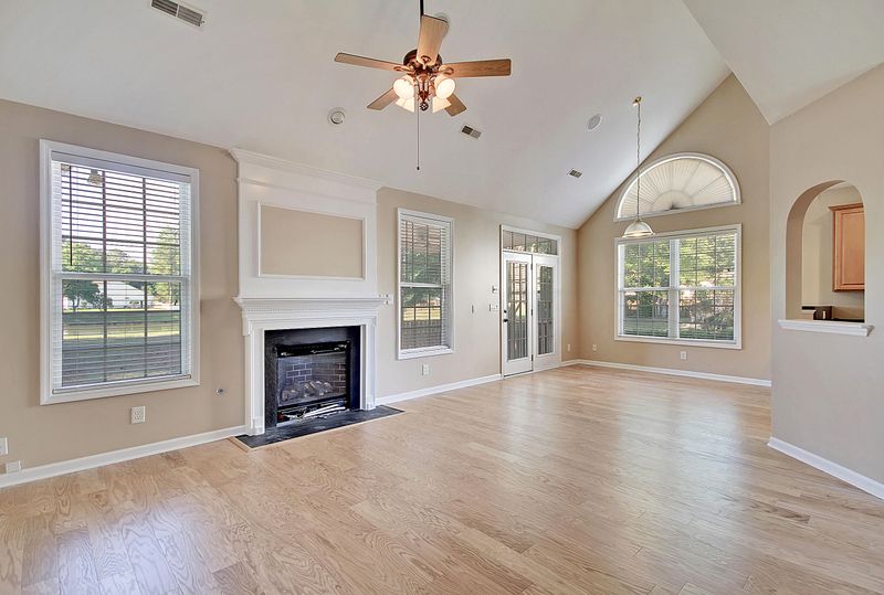 131 Thousand Oaks Cir, Goose Creek, SC 29445