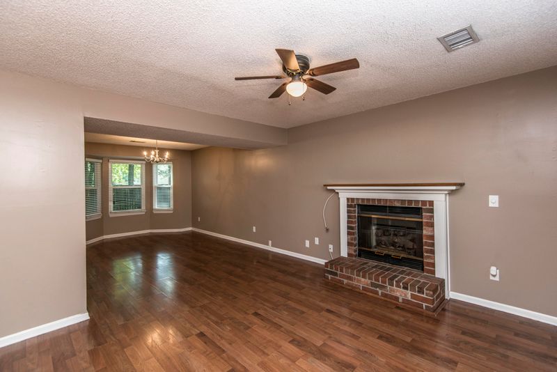 2071 Wild Flower Ln, Charleston, SC 29414
