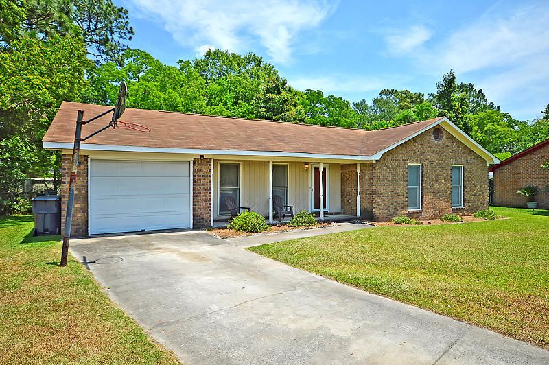 110 Buckskin Dr, Summerville, SC 29486