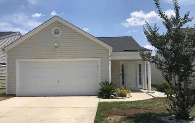 218 Coosawatchie St, Summerville, SC 29485