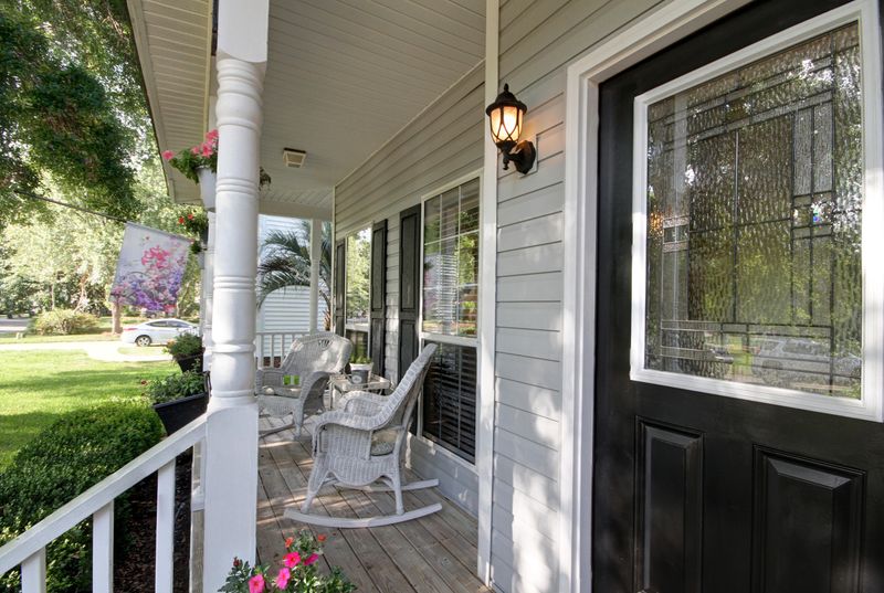 459 Springfield Rd, Mount Pleasant, SC 29464
