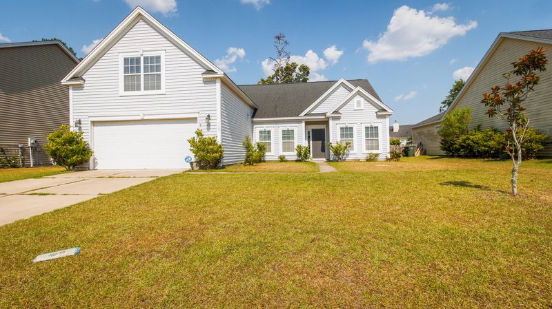 1607 Crossbill Trl, Hanahan, SC 29410