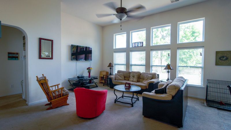 1607 Crossbill Trl, Hanahan, SC 29410