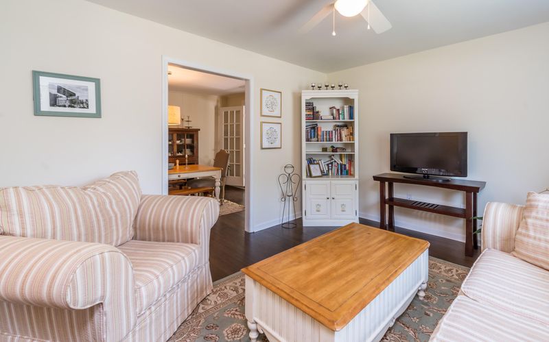 913 Diana St, Charleston, SC 29407