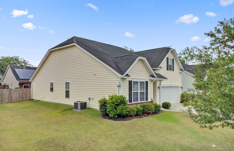 8036 Hyannis Ct, North Charleston, SC 29420