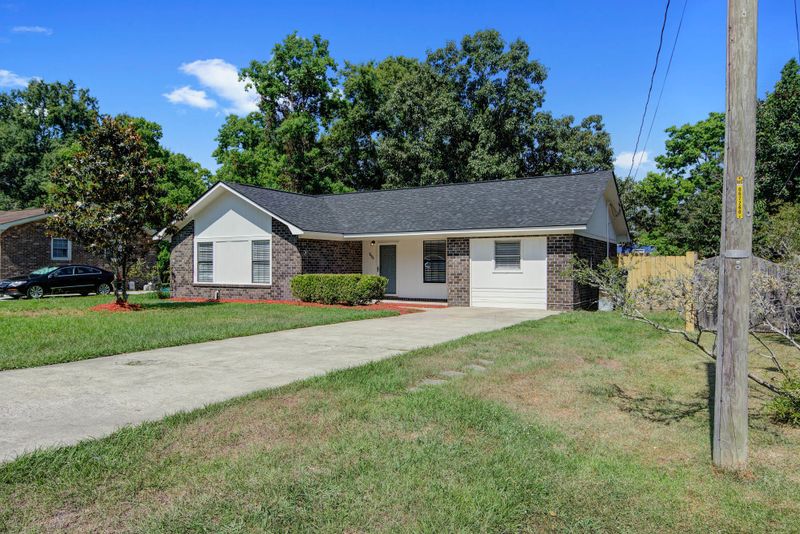 118 Gator Dr, Goose Creek, SC 29445