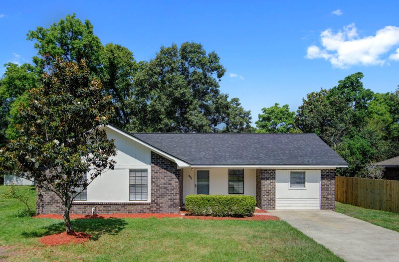 118 Gator Dr, Goose Creek, SC 29445