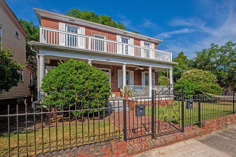 301 Ashley Ave, Charleston, SC 29403
