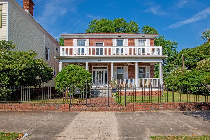 301 Ashley Ave, Charleston, SC 29403