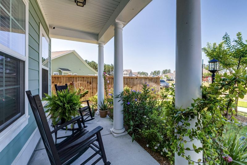 399 Whispering Breeze Ln, Summerville, SC 29486