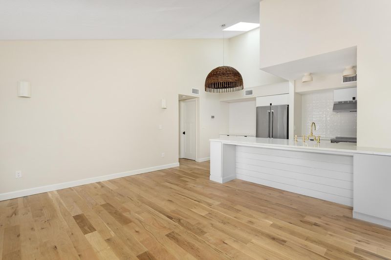 1481 Center St #103, Mount Pleasant, SC 29464