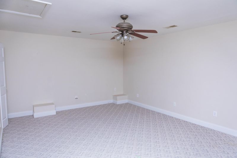 1321 Woodpecker Ln, Hanahan, SC 29410