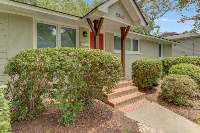 5300 Hartford Cir, North Charleston, SC 29405