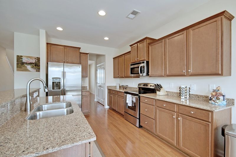 130 Marinella Dr, Goose Creek, SC 29445
