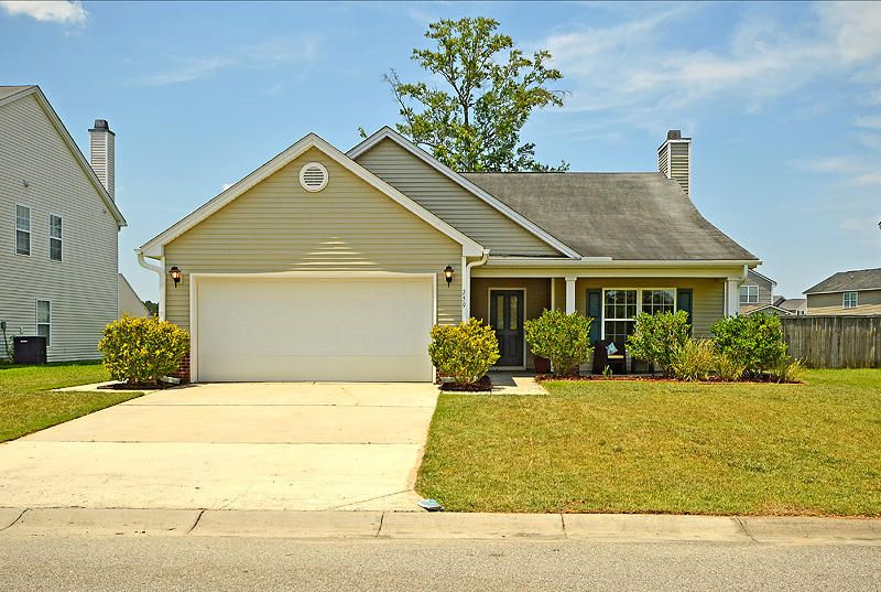 259 Clayburne Dr, Goose Creek, SC 29445
