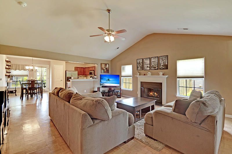 259 Clayburne Dr, Goose Creek, SC 29445
