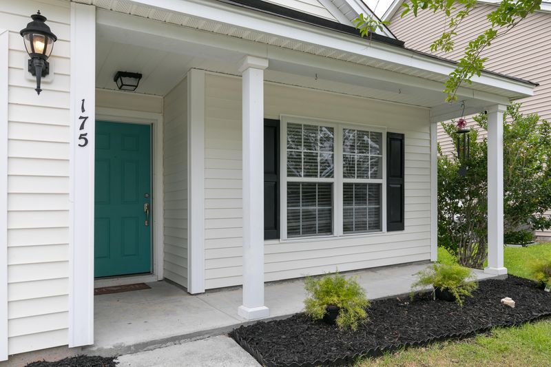 175 Wildberry Ln, Goose Creek, SC 29445