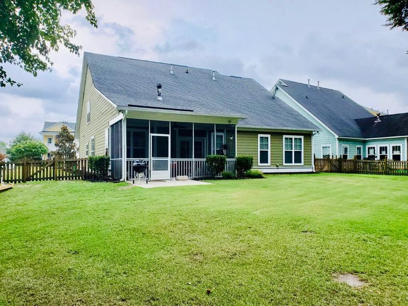 8588 Sentry Cir, North Charleston, SC 29420