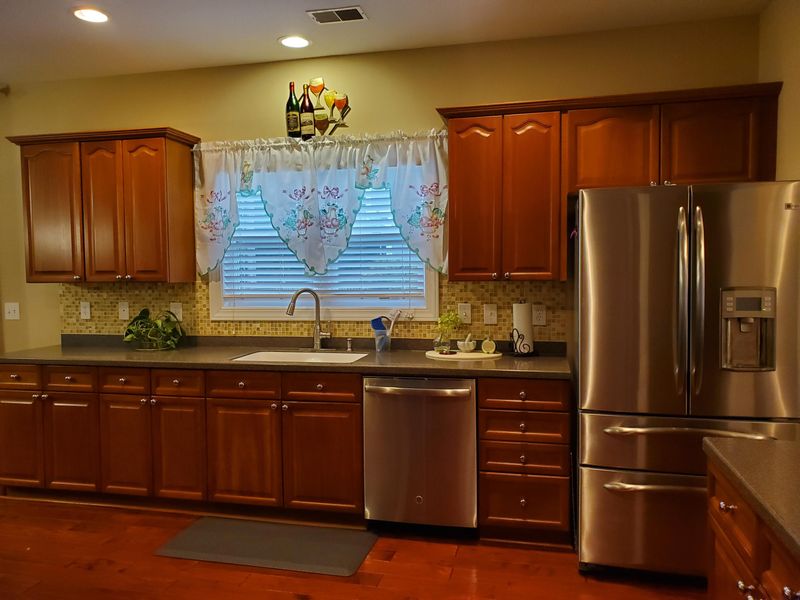 8588 Sentry Cir, North Charleston, SC 29420