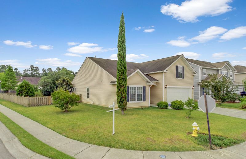 8001 Henderson Rd, Summerville, SC 29483