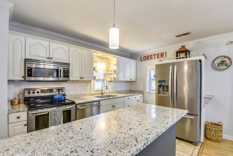 452 Riverland Dr, Charleston, SC 29412