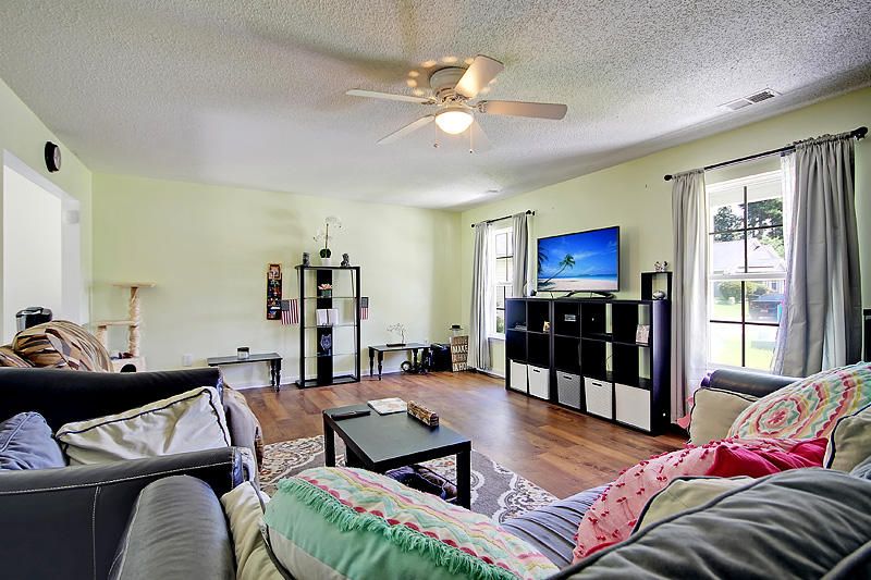 117 Bainsbury Ln, Summerville, SC 29483