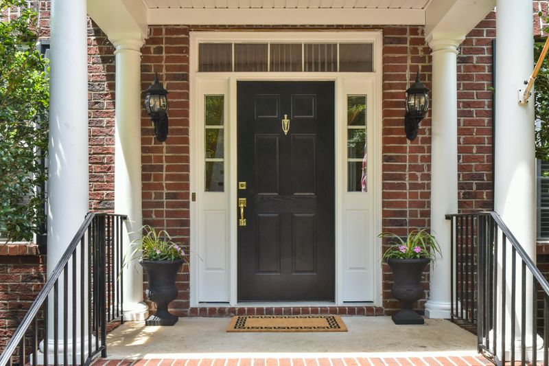 690 Cain Dr, Mount Pleasant, SC 29464