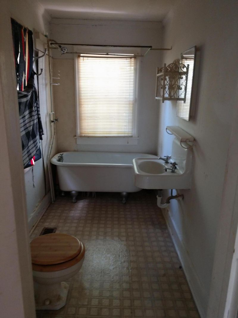 109 E Carolina Ave, Summerville, SC 29483