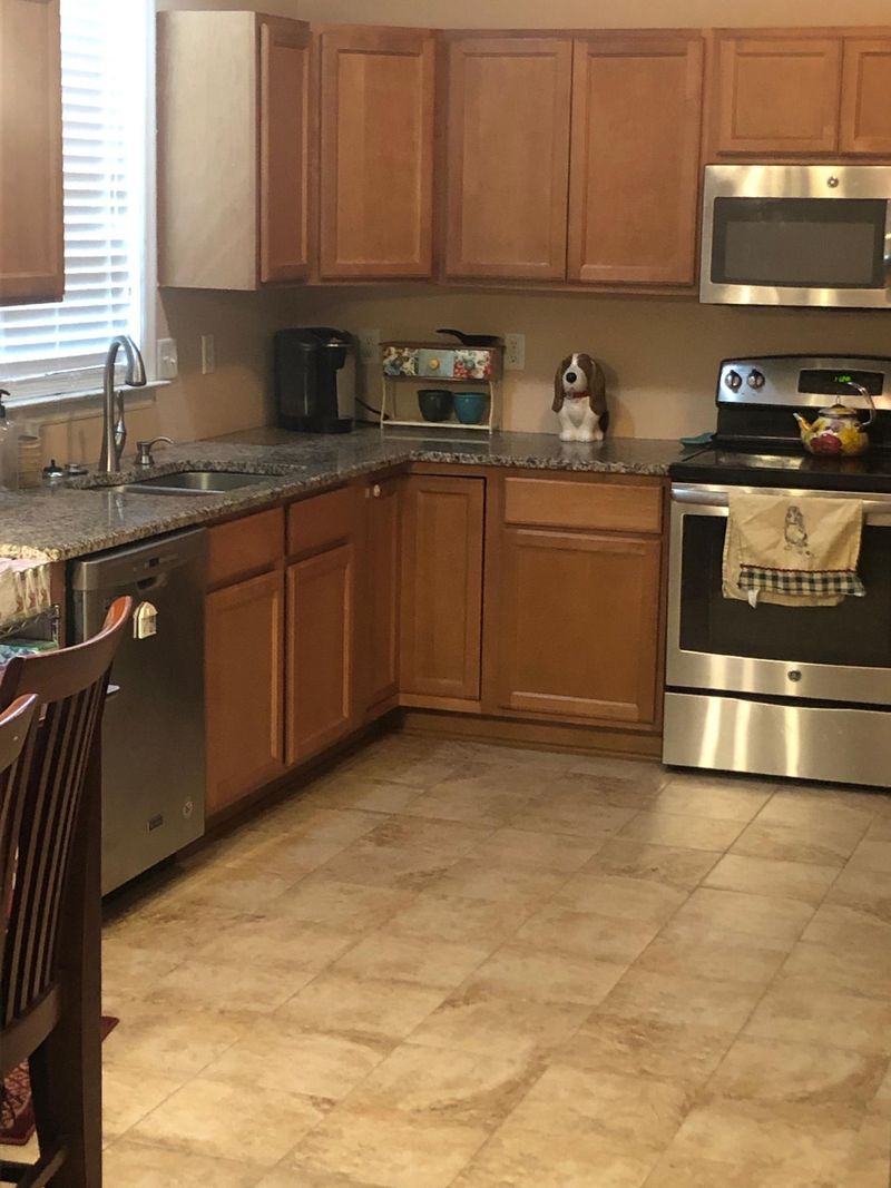 218 E Edgefield Dr, Summerville, SC 29483